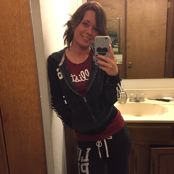 Meet your Posher, Michaela - Picture 1 of 1